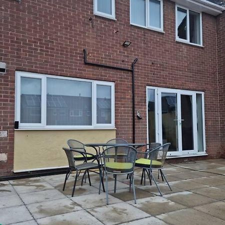 5 Bedroom House - Cheshire Oaks Ellesmere Port Esterno foto
