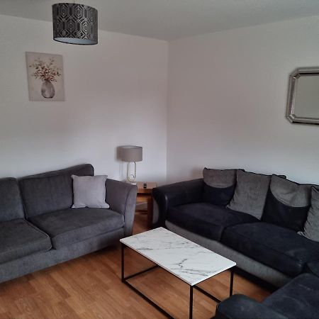 5 Bedroom House - Cheshire Oaks Ellesmere Port Esterno foto