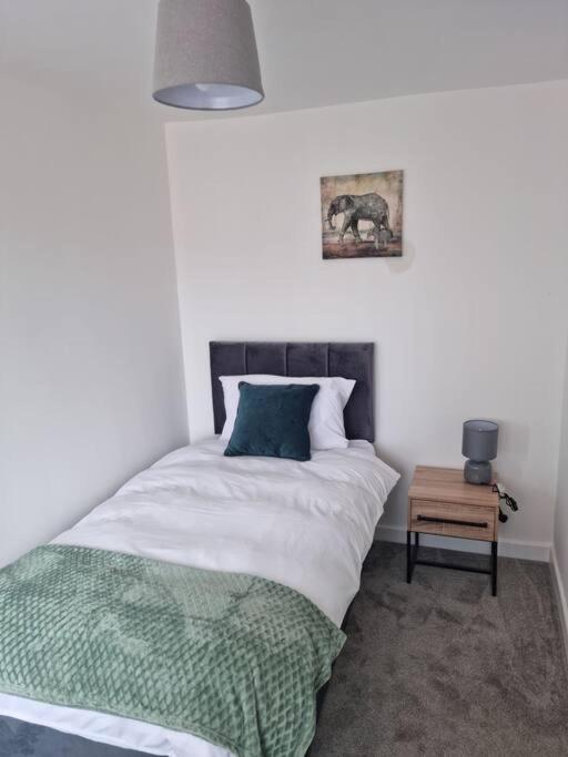 5 Bedroom House - Cheshire Oaks Ellesmere Port Esterno foto