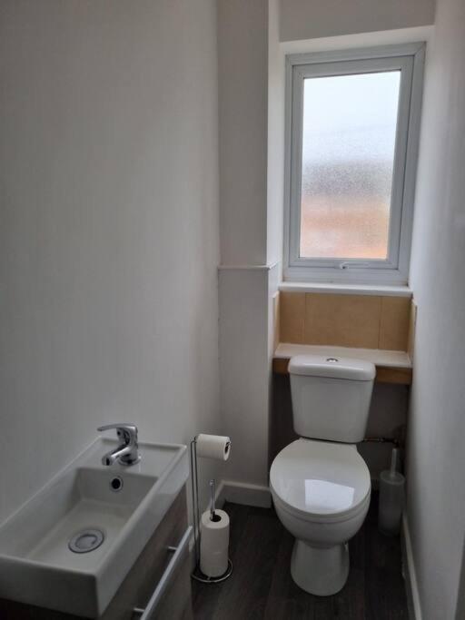 5 Bedroom House - Cheshire Oaks Ellesmere Port Esterno foto