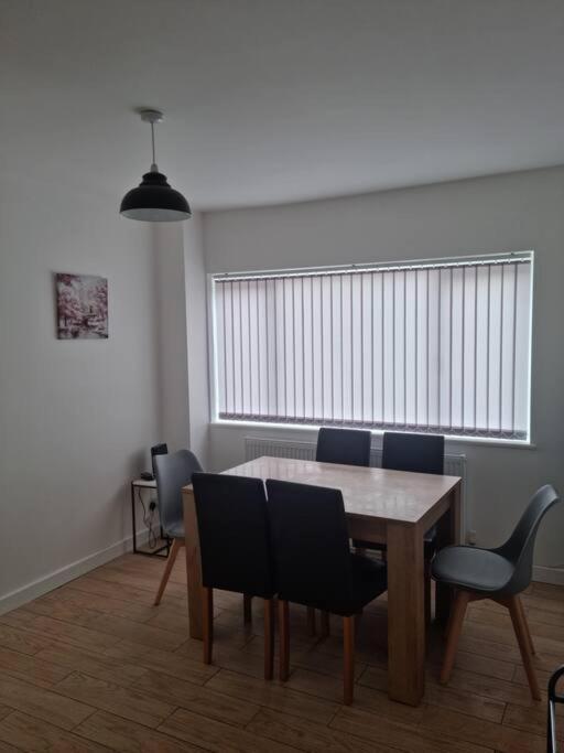 5 Bedroom House - Cheshire Oaks Ellesmere Port Esterno foto