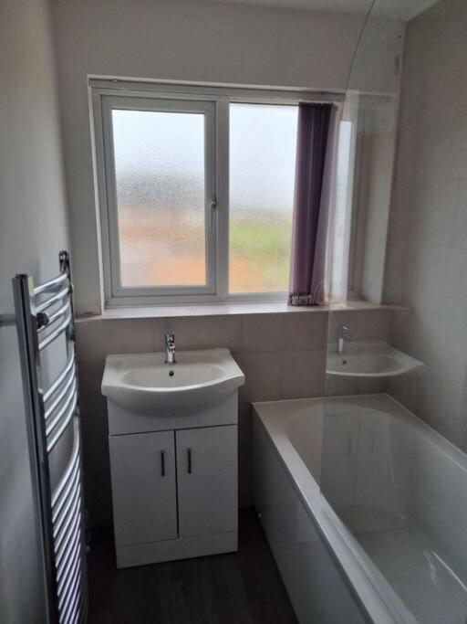5 Bedroom House - Cheshire Oaks Ellesmere Port Esterno foto