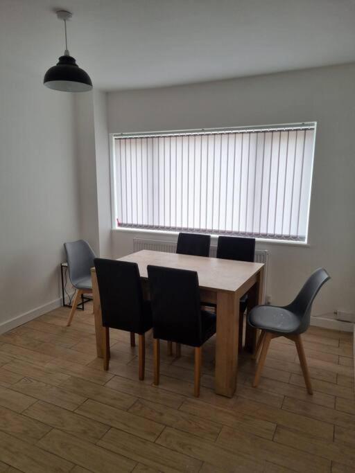 5 Bedroom House - Cheshire Oaks Ellesmere Port Esterno foto